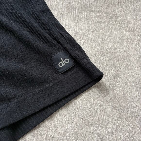 Alo Yoga Black Muse Shorts - Picture 2 of 3